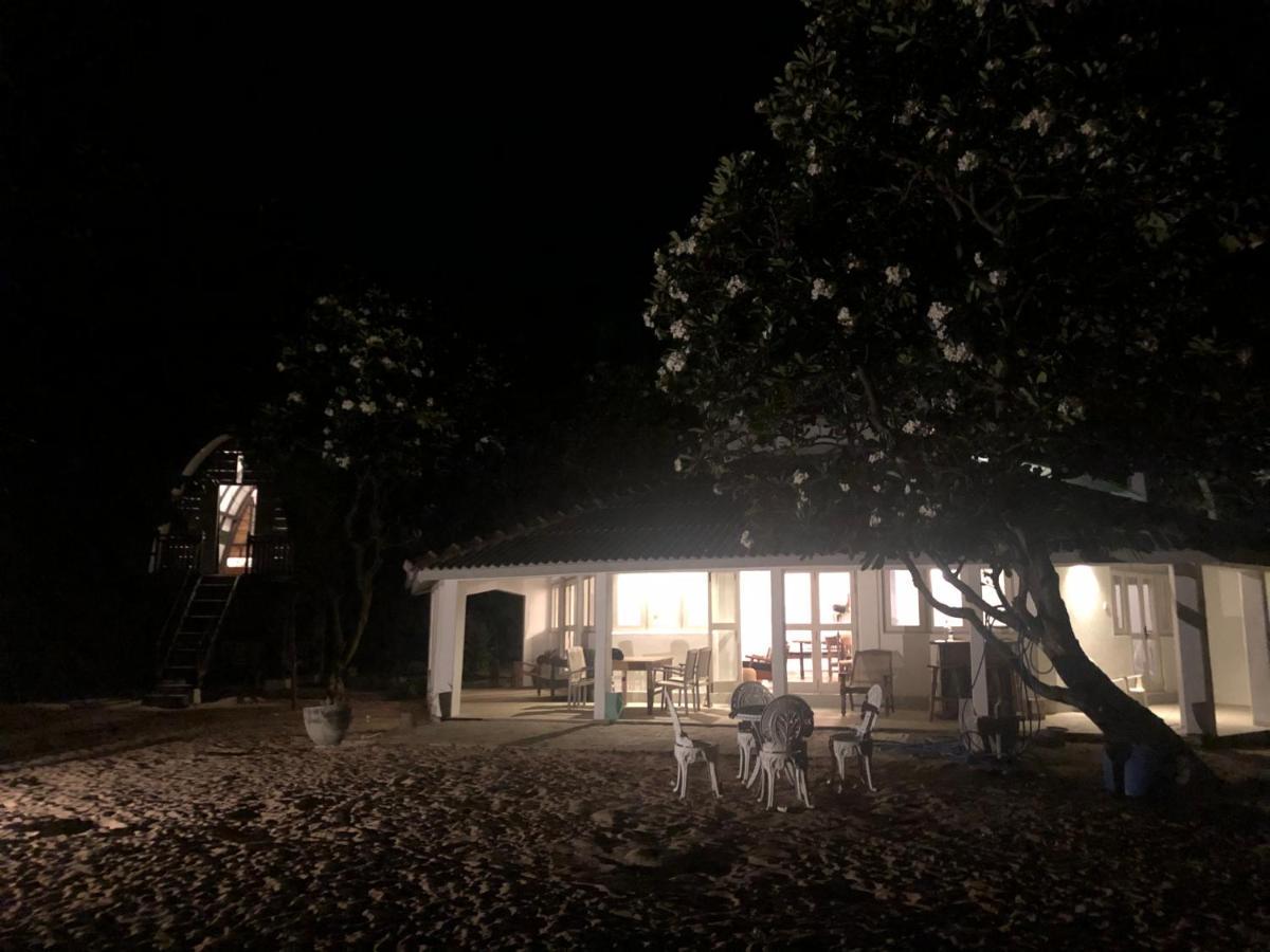 Moon Isle Beach Bungalow Nilaveli Exterior foto