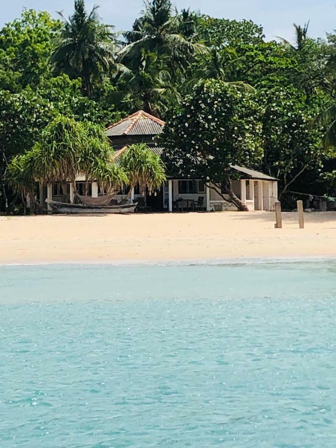 Moon Isle Beach Bungalow Nilaveli Exterior foto